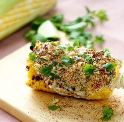 Zuckermais mit Kräuterbutter