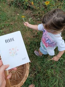 Emma beim Waldsuchspiel