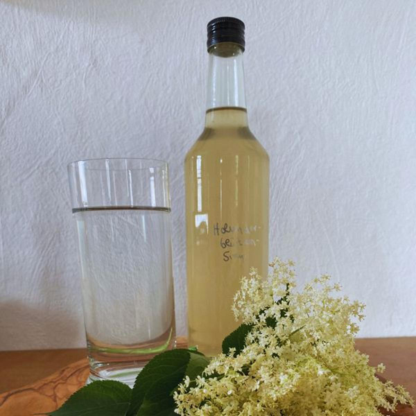 Produktfoto zu Rezept: Holunderblütensirup (ca. 1,5 Liter)