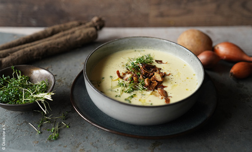 Schwarzwurzelsuppe mit Topping