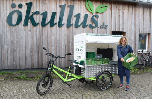 Vicky mit Lastenrad