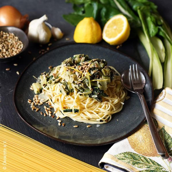 Produktfoto zu Rezept: Mangold-Pasta mit Zitrone (4 Portionen)