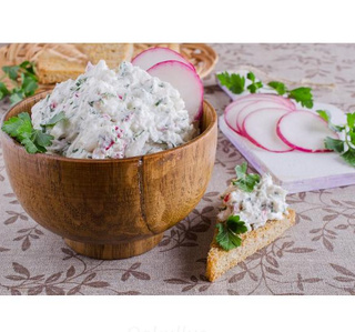 Radieschen-Ricotta-Creme