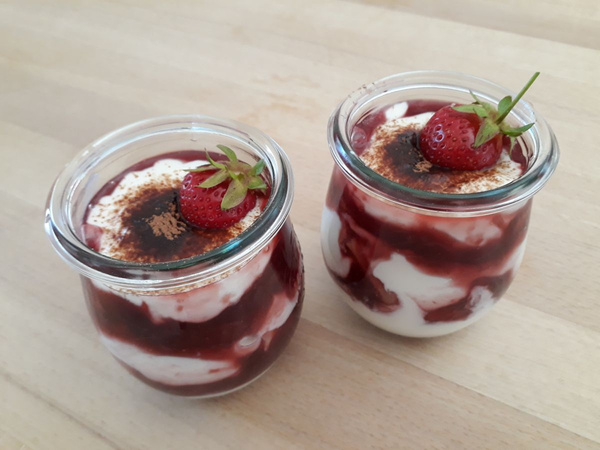 Erdbeer-Rhabarber-Tiramisu