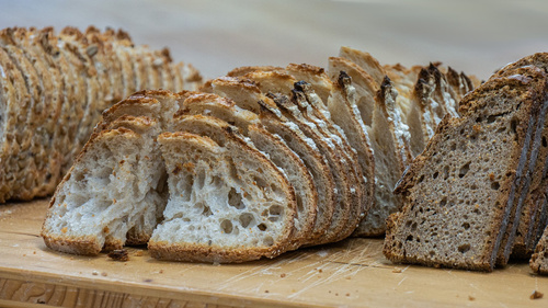 Brot bemehlt