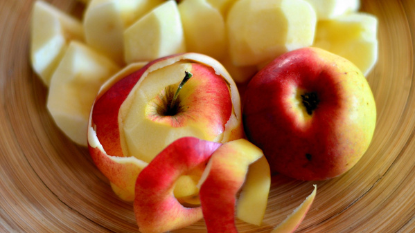 Äpfel mit Schale