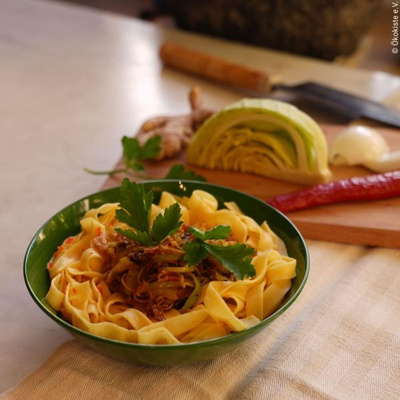 Produktfoto zu Rezept: Tagliatelle mit pikantem Weißkohl (2 Portionen)